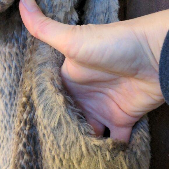 Aqua Taupe Faux Fur Vest w/ Wide Collar Size S - Picture 10 of 11